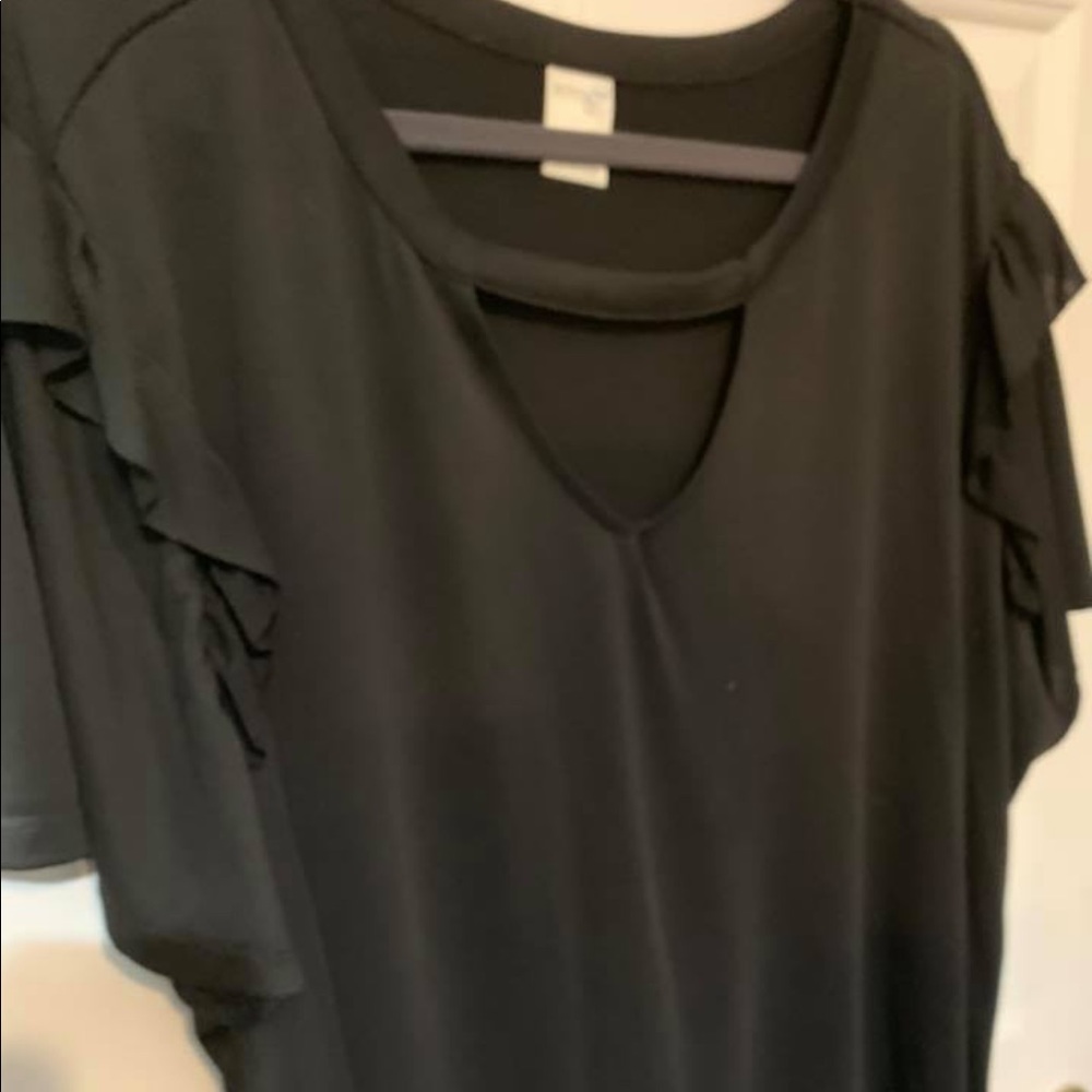 Plus size top black